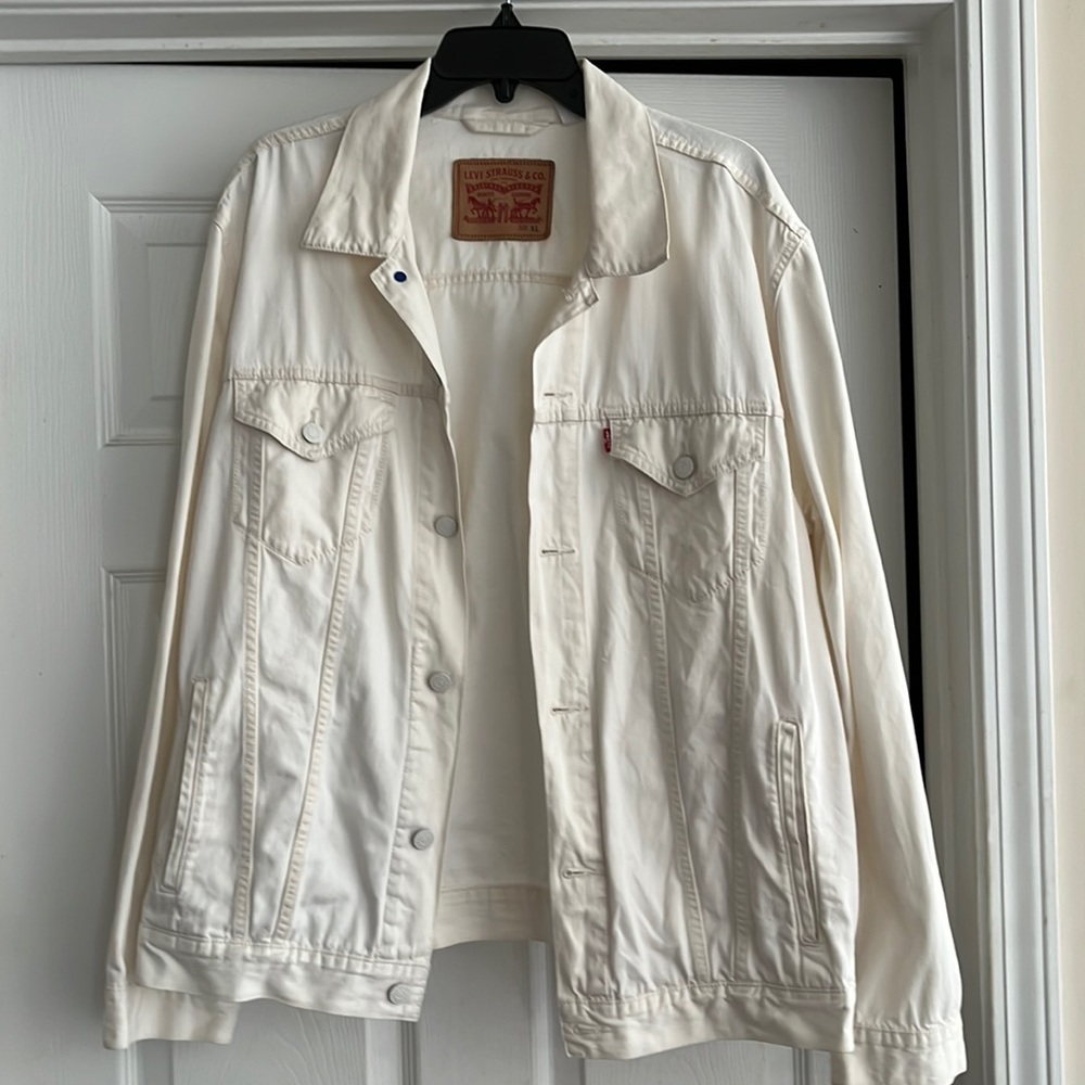 Levi’s White Distressed Men’s Denim Jacket